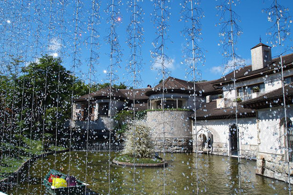 箱根ガラスの森美術館